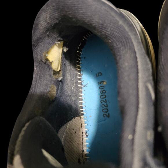 Brooks Dyad 11 Men’s Size 9.5 Wide Running Shoes Gray Black No Insoles Damage - Picture 2 of 8